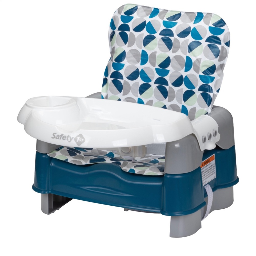 Snack and Go Convertible Booster Seat